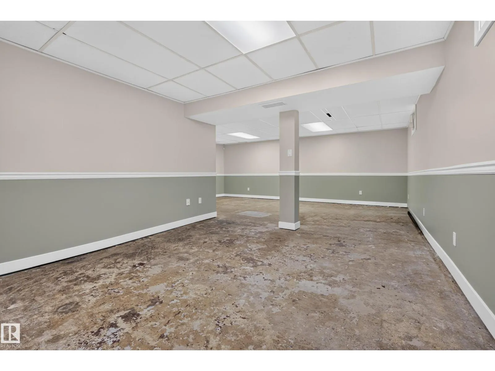 9011 157 ST NW