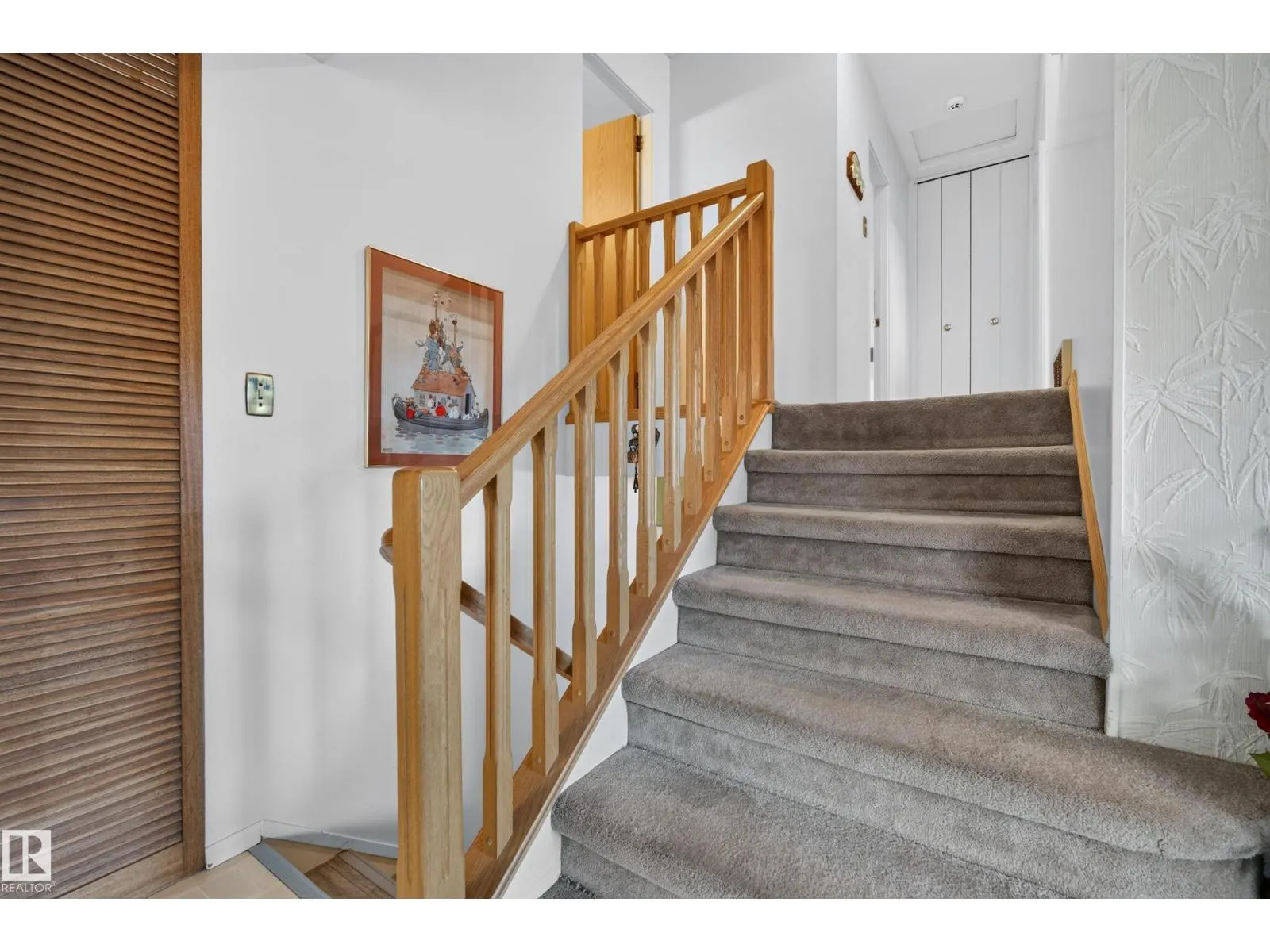 9011 157 ST NW