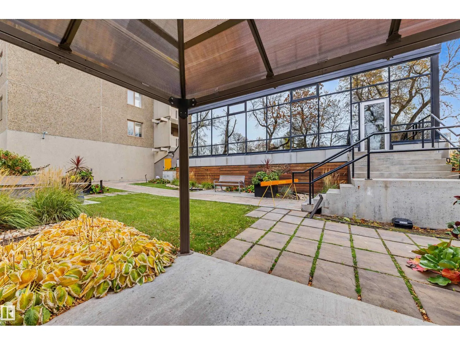 #905 9809 110 ST NW