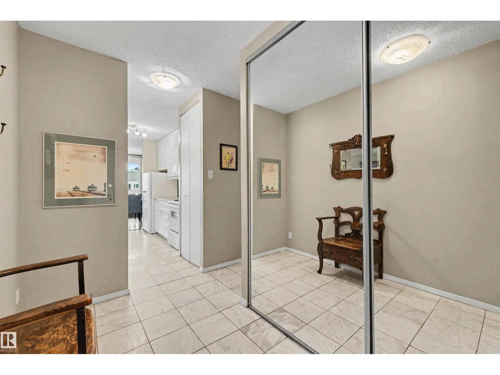 #905 9809 110 ST NW