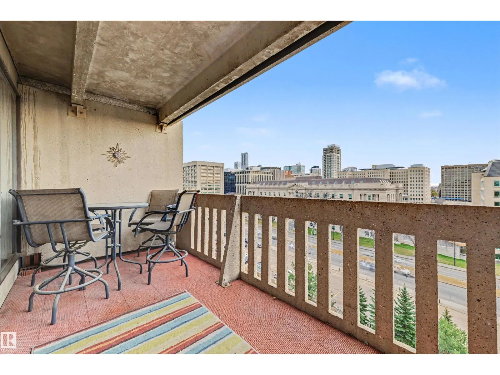 #905 9809 110 ST NW