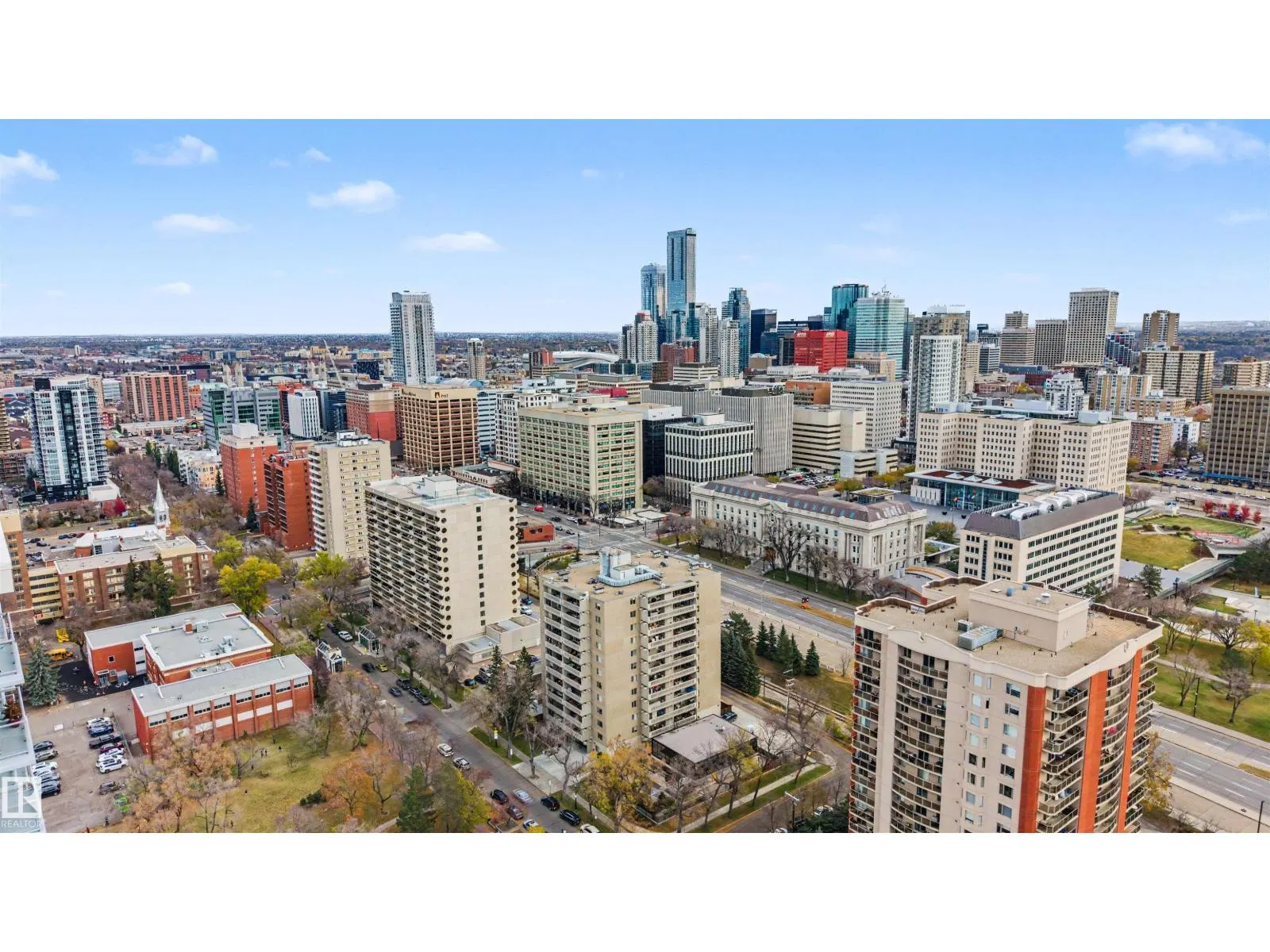 #905 9809 110 ST NW
