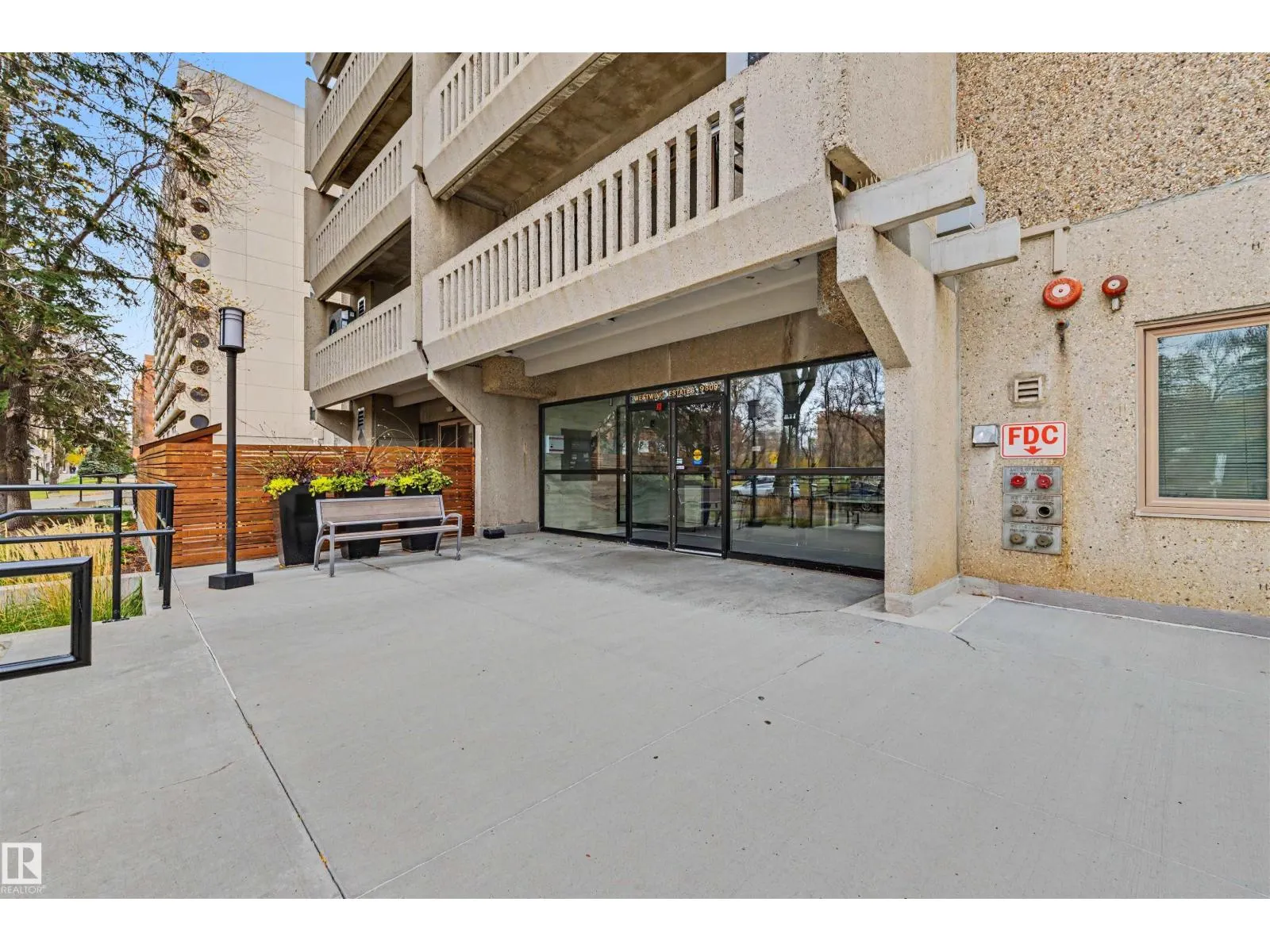 #905 9809 110 ST NW