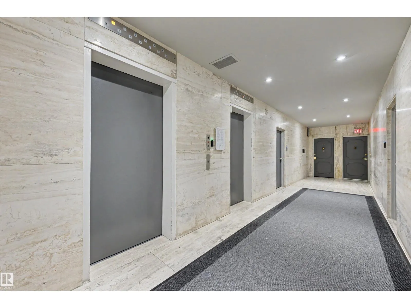 #905 9809 110 ST NW