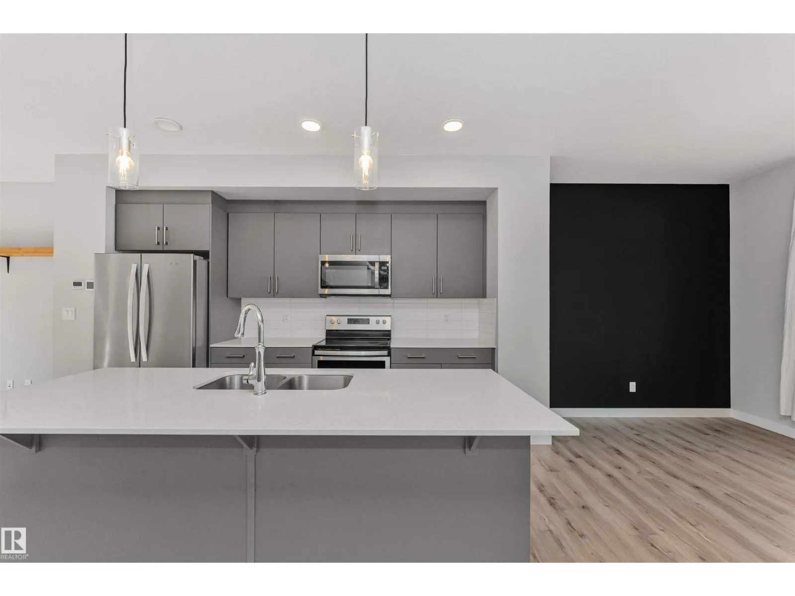 #17 1729 KEENE CR SW