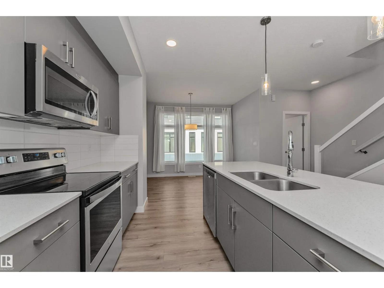 #17 1729 KEENE CR SW