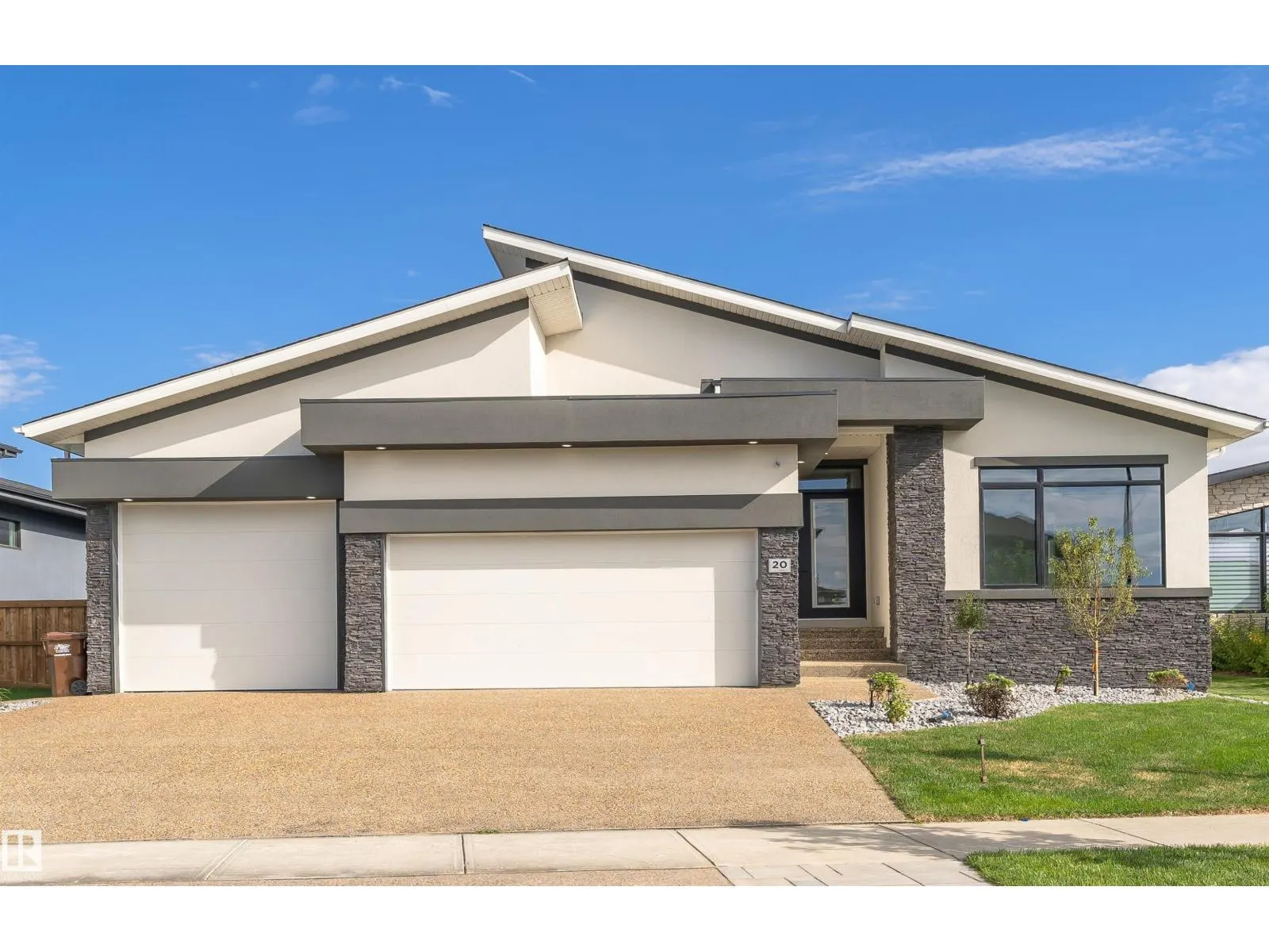 20 EASTON CL