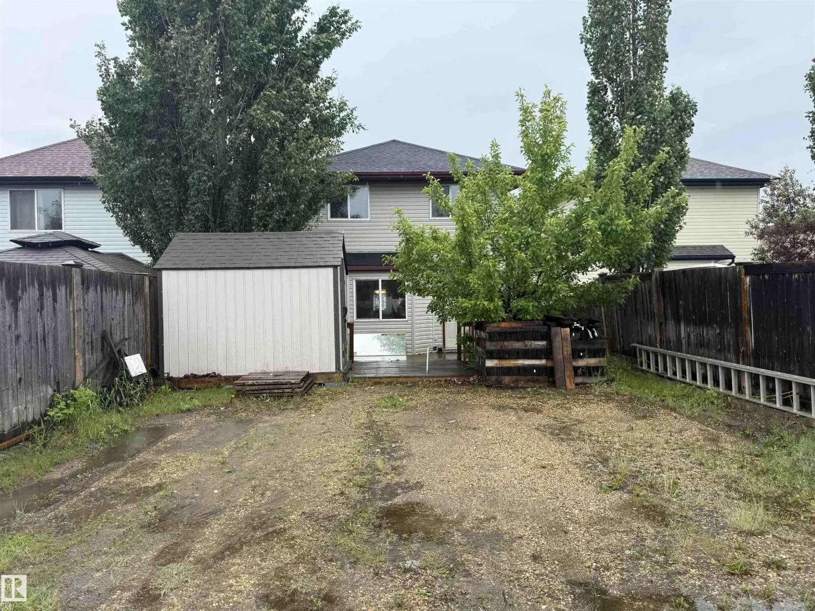 1920 37 AV NW