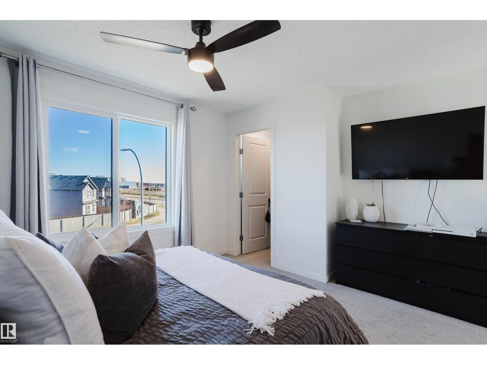 #49 850 Secord BV NW