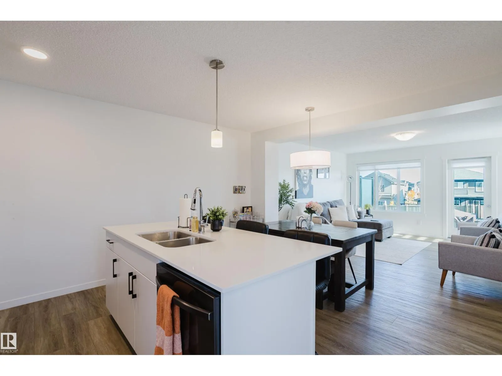 #49 850 Secord BV NW