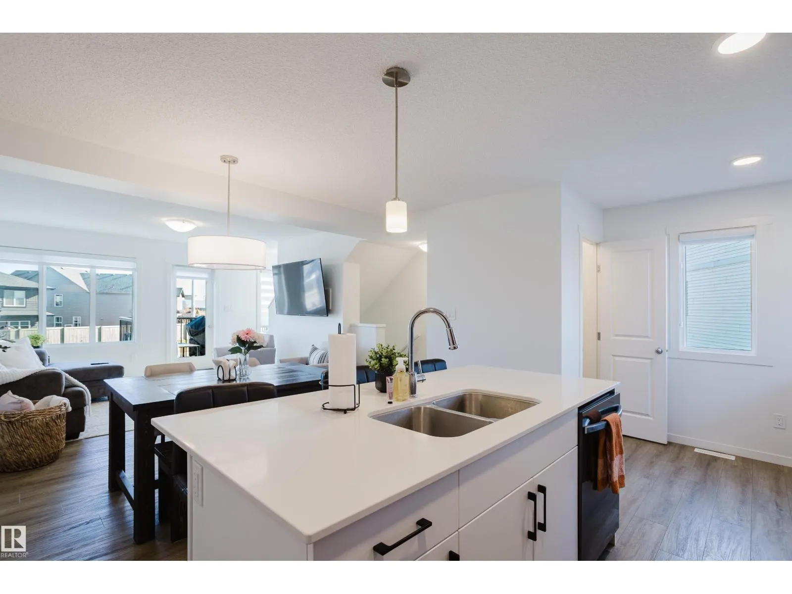#49 850 Secord BV NW