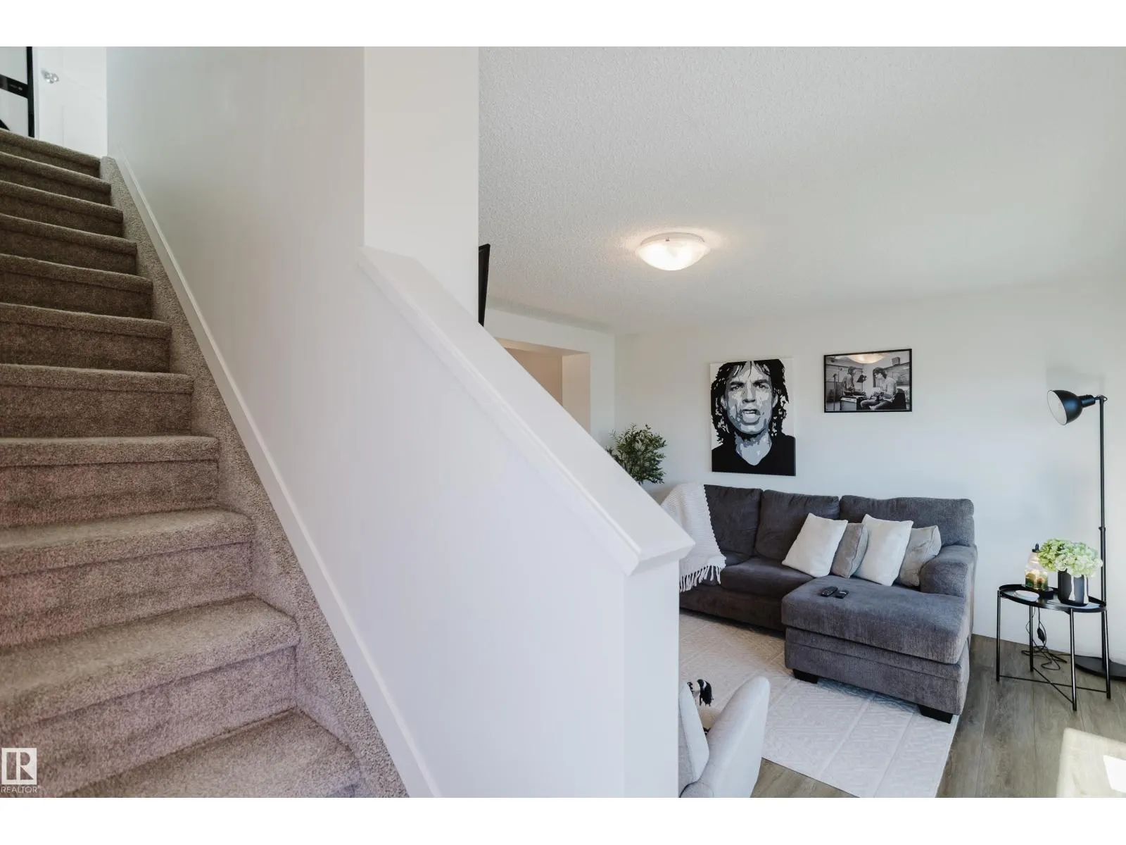 #49 850 Secord BV NW
