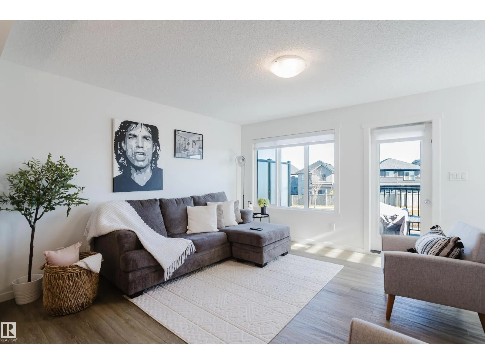 #49 850 Secord BV NW