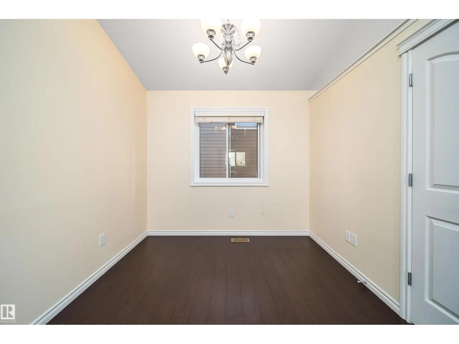 1126 36A AV NW
