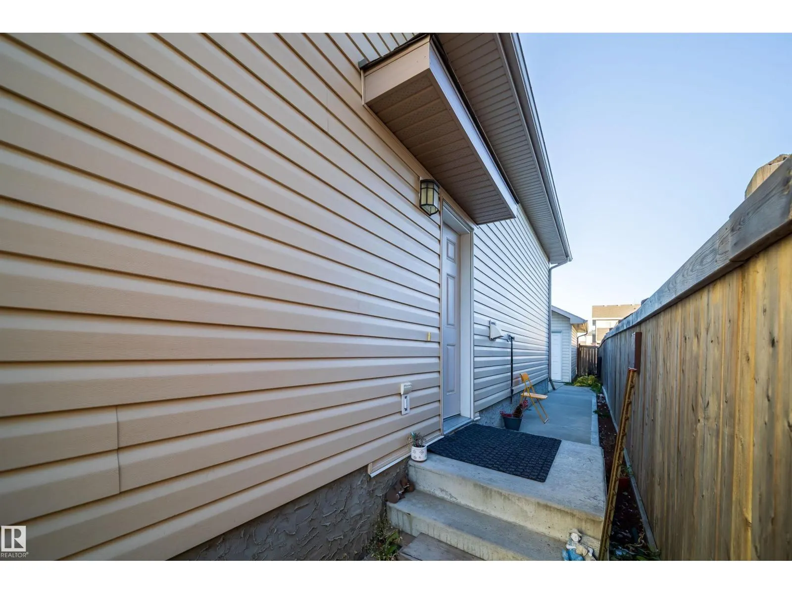 1126 36A AV NW