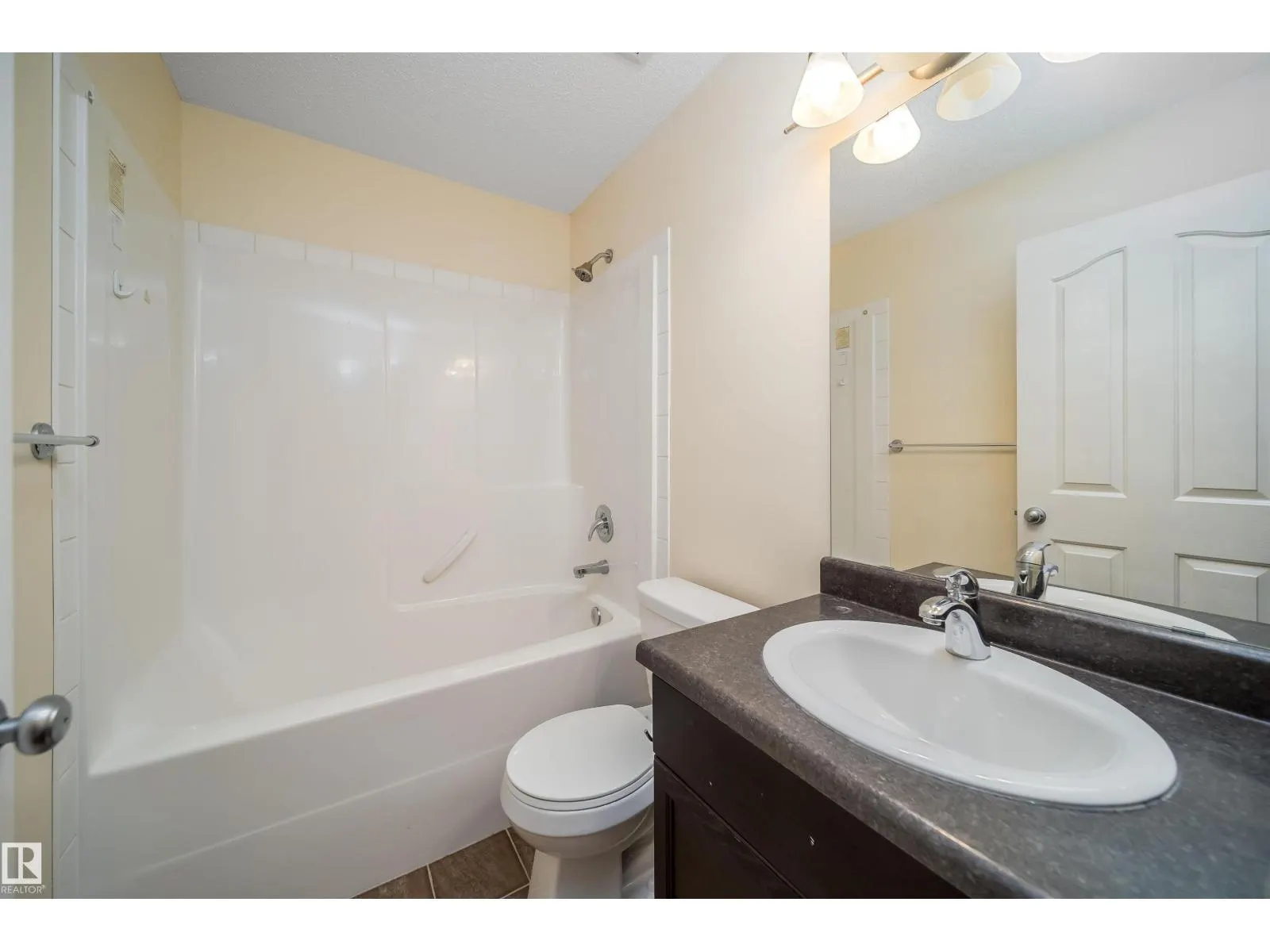 1126 36A AV NW