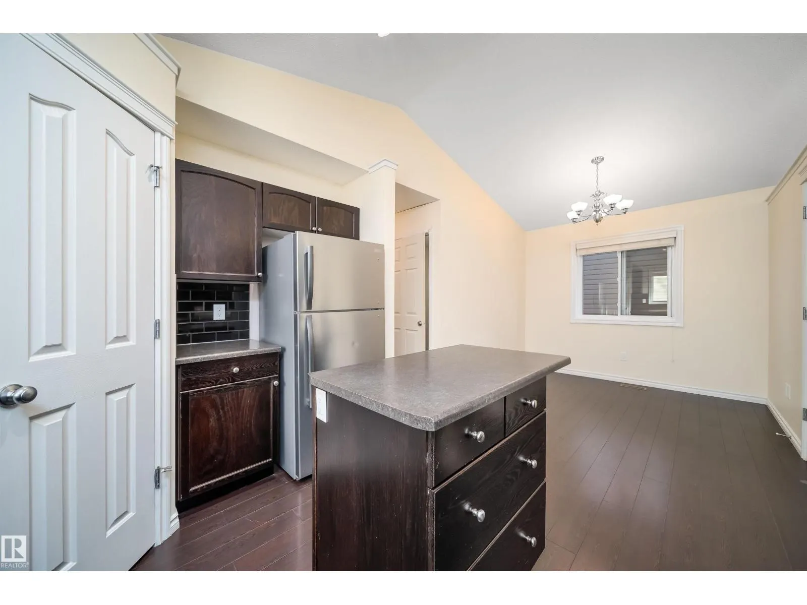 1126 36A AV NW