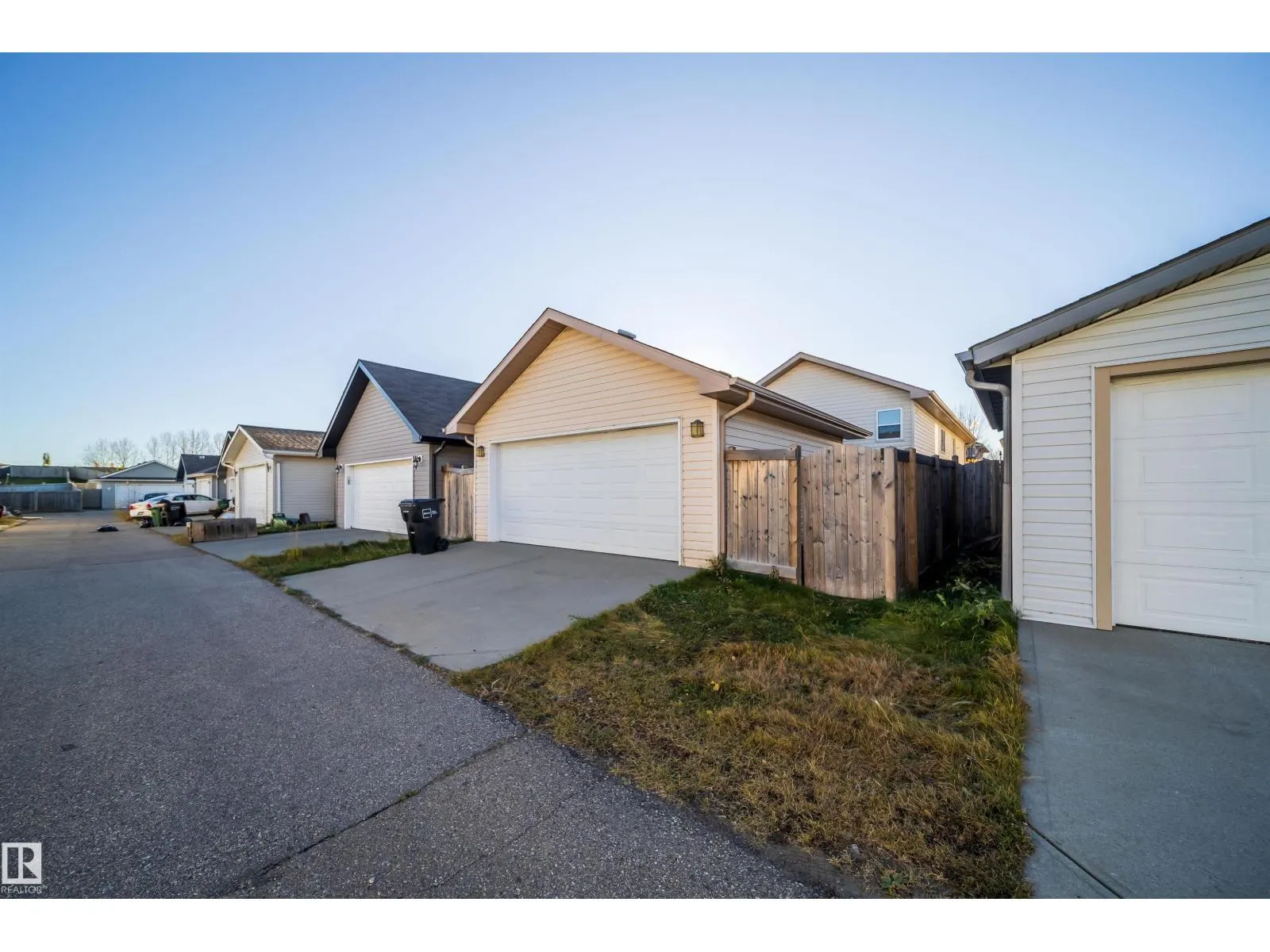 1126 36A AV NW