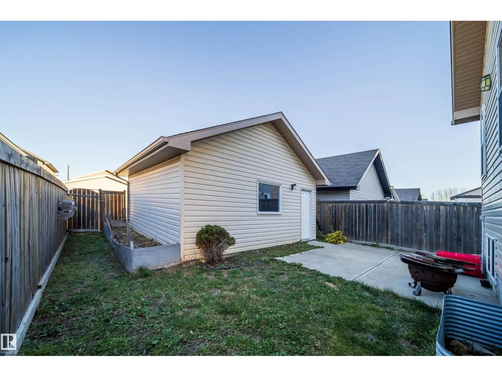 1126 36A AV NW