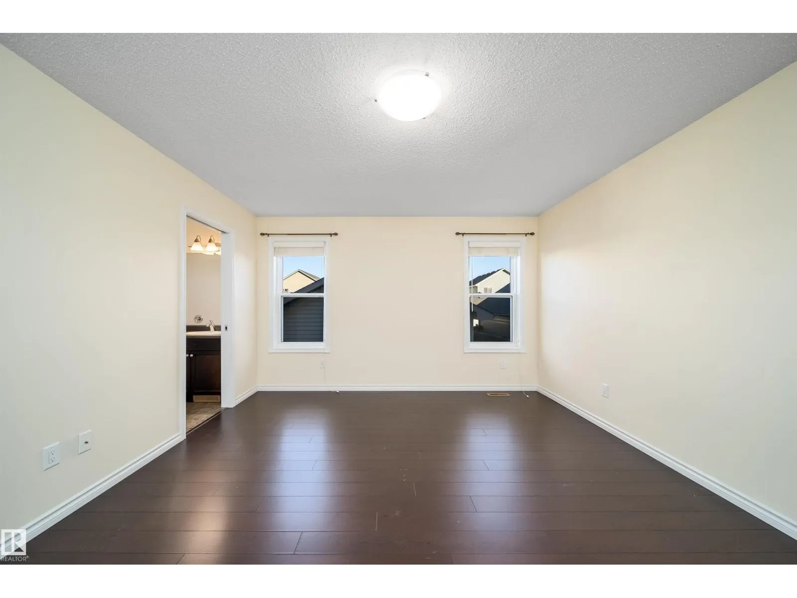 1126 36A AV NW