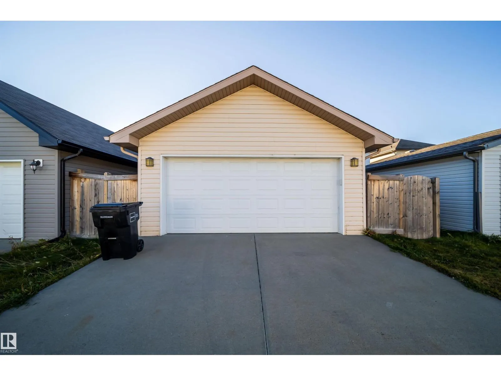 1126 36A AV NW