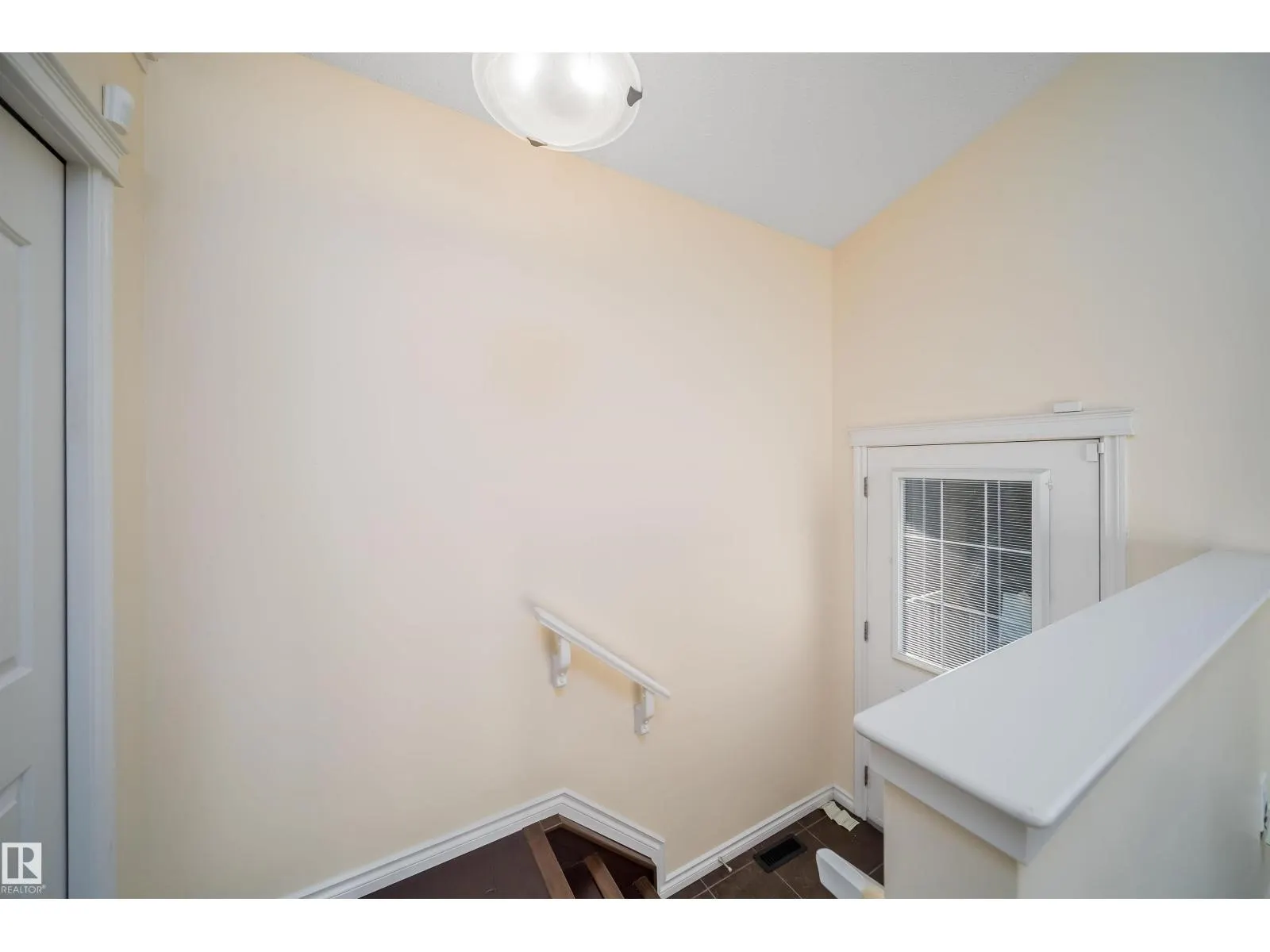 1126 36A AV NW
