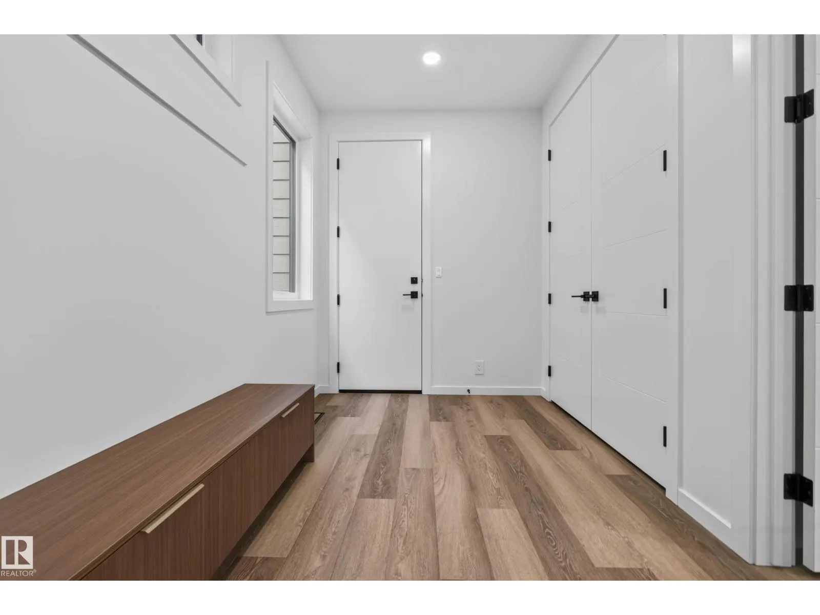 31 NEWBURY CI