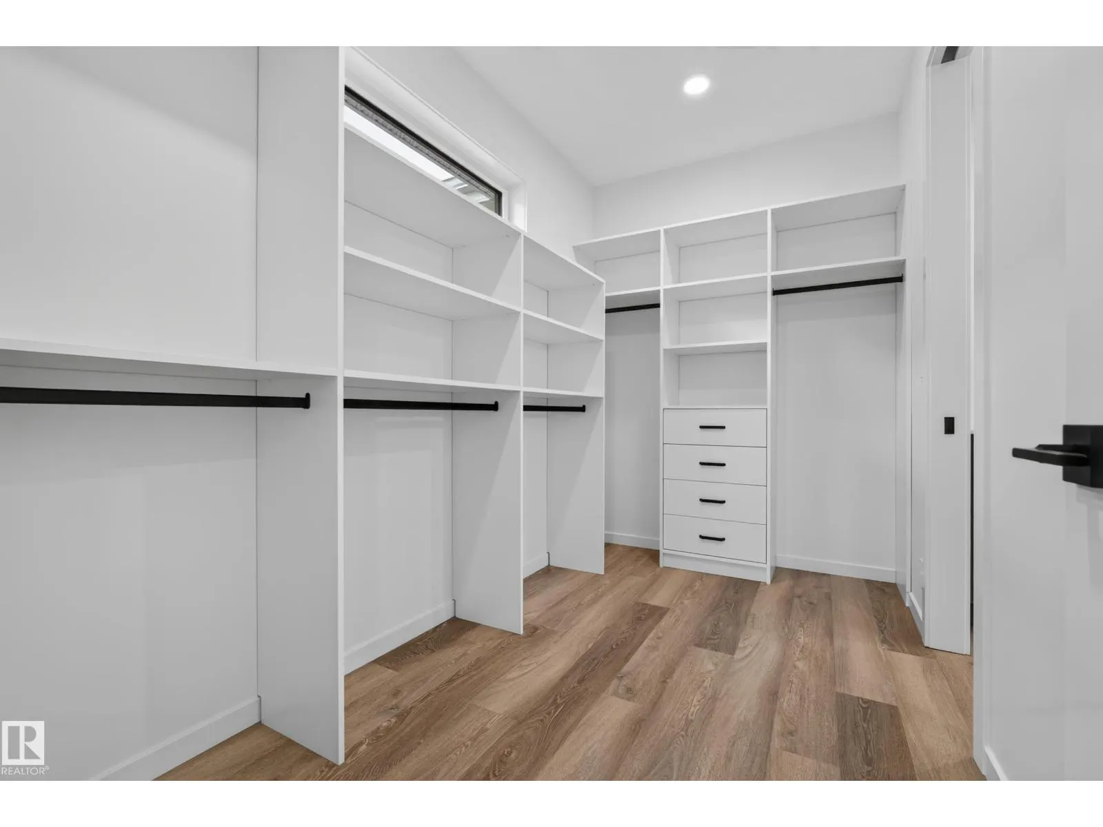 31 NEWBURY CI