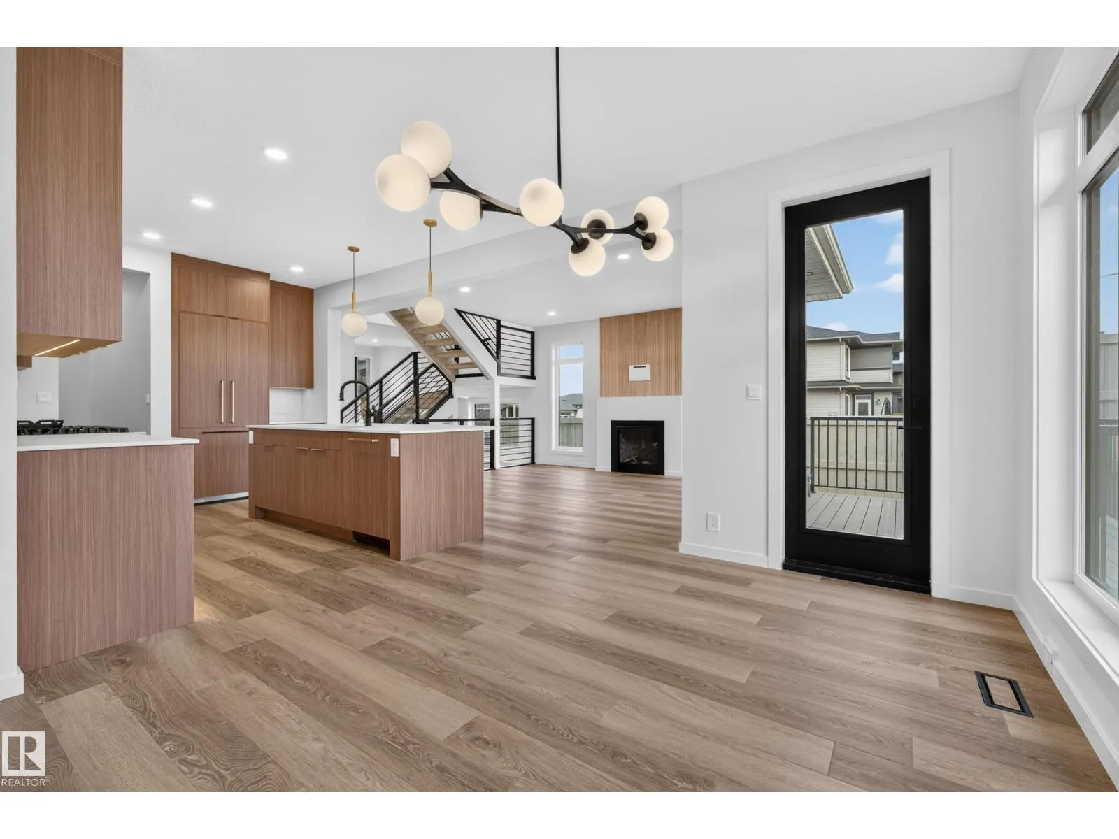 31 NEWBURY CI