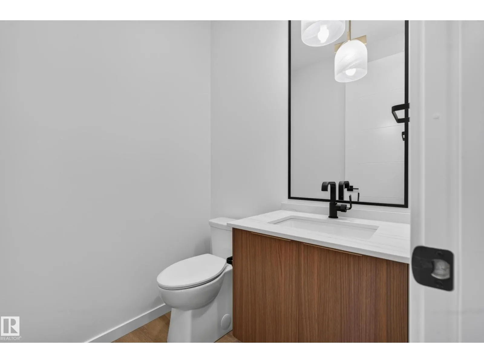 31 NEWBURY CI