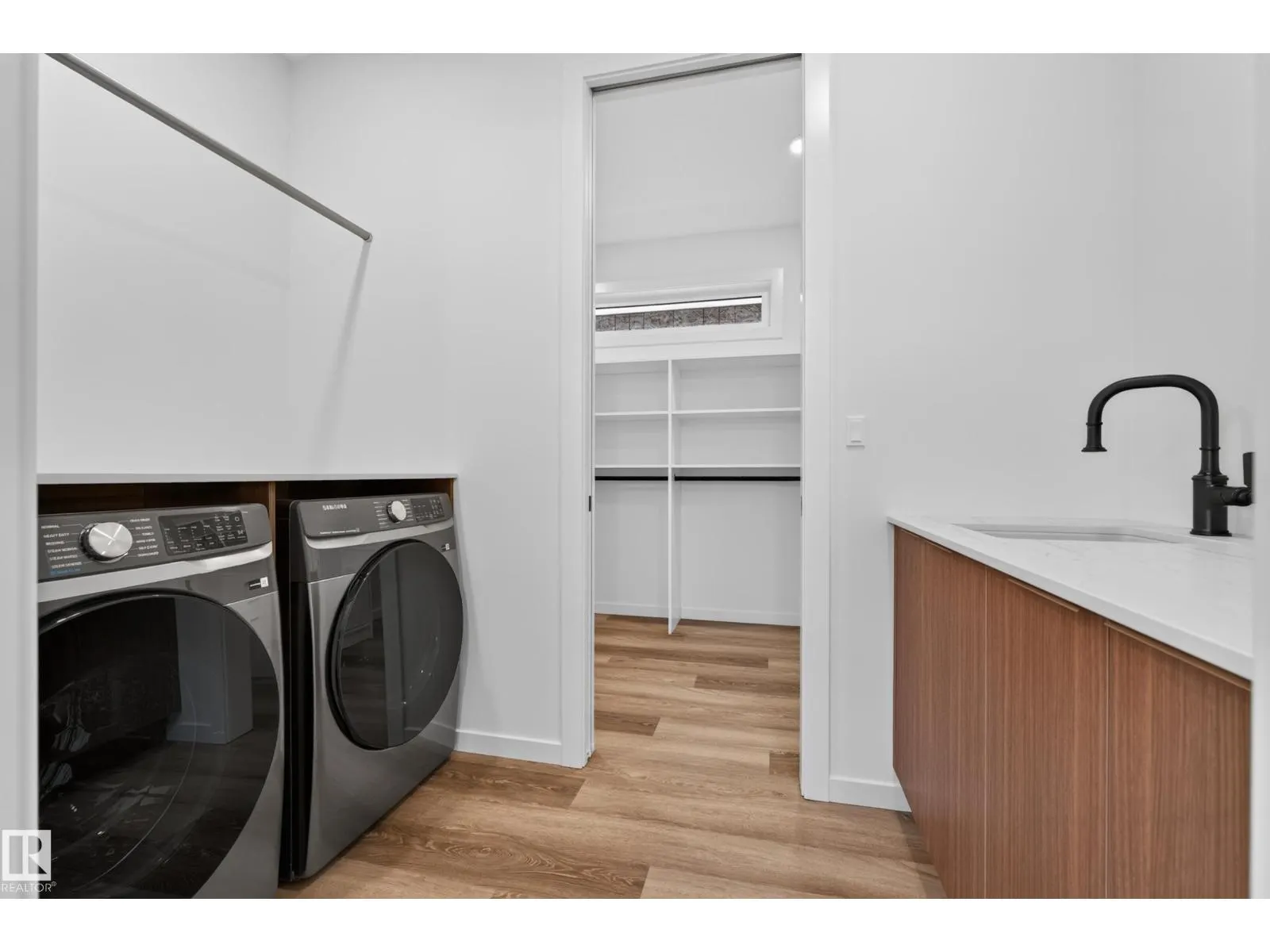 31 NEWBURY CI
