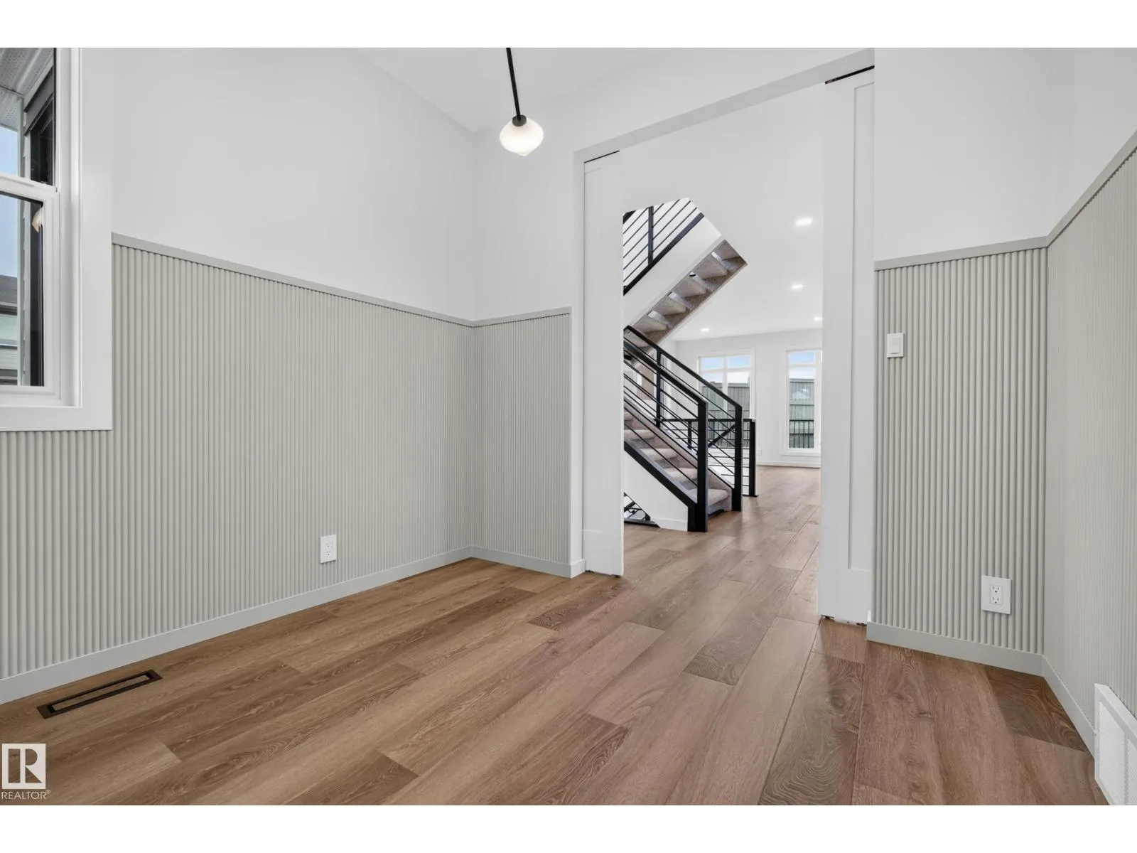 31 NEWBURY CI