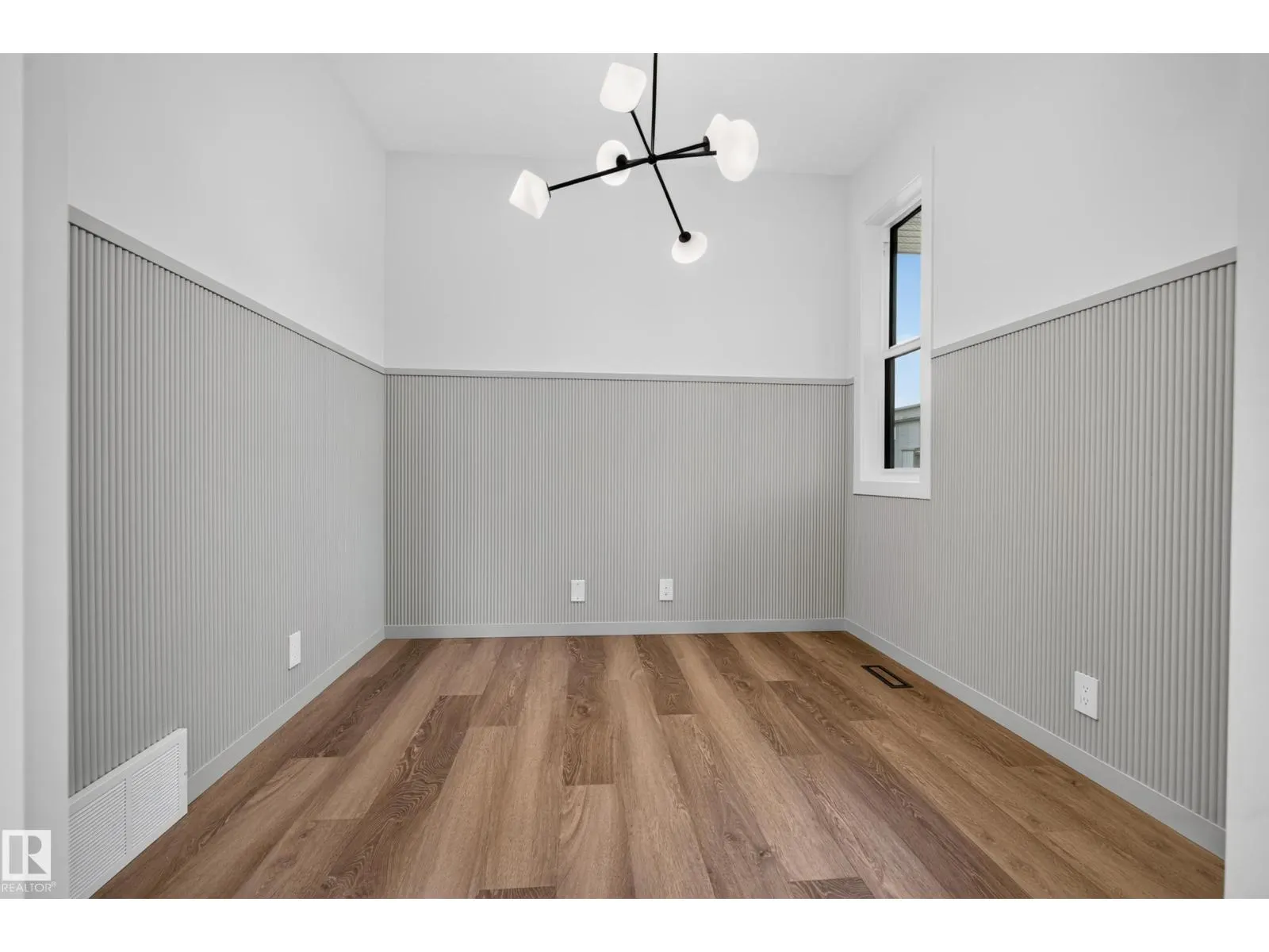 31 NEWBURY CI