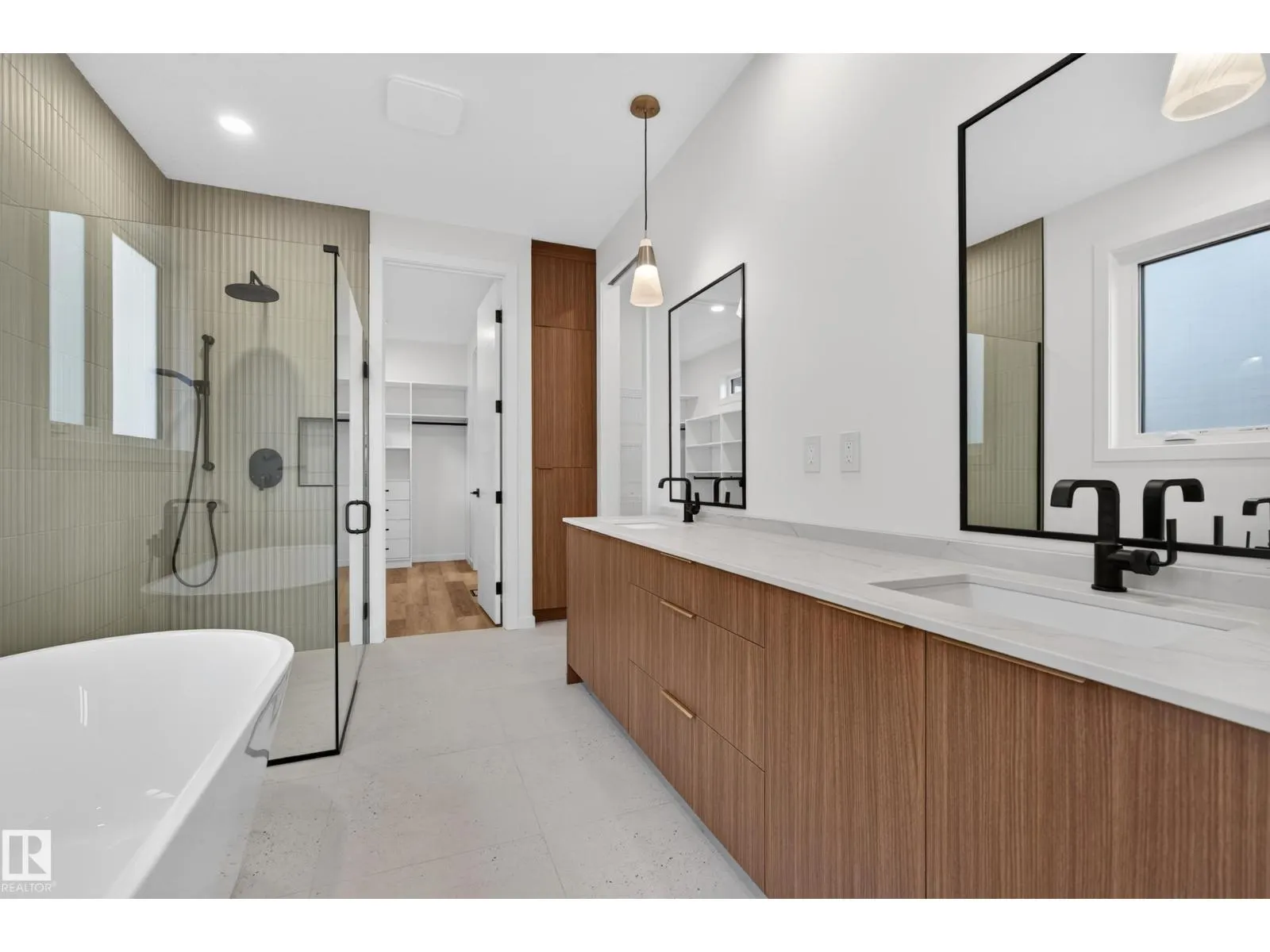 31 NEWBURY CI