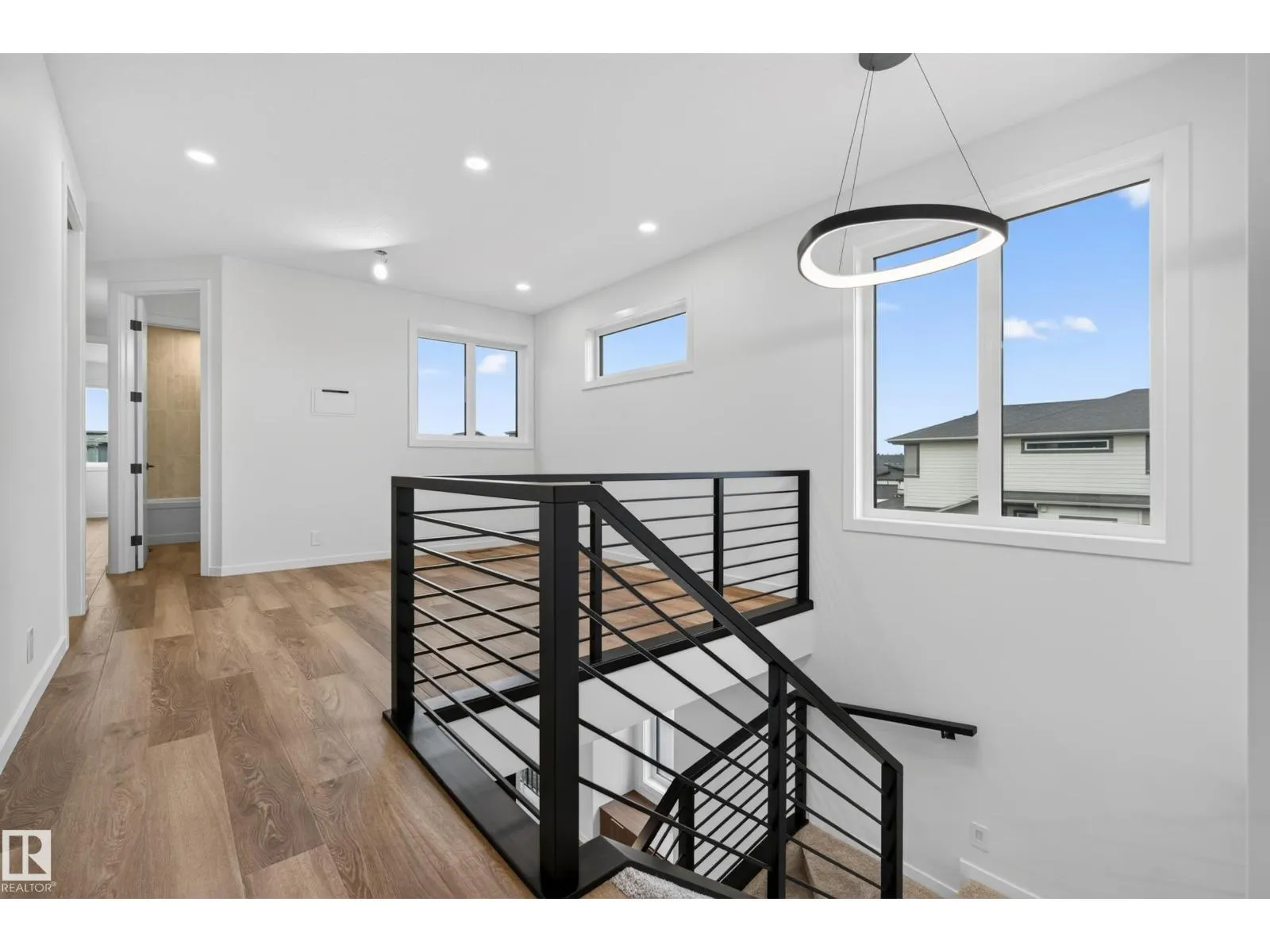 31 NEWBURY CI
