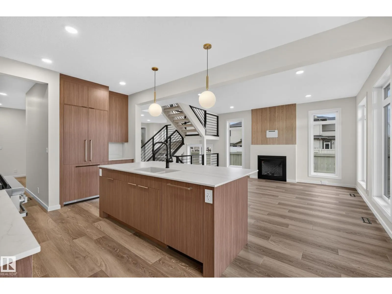 31 NEWBURY CI