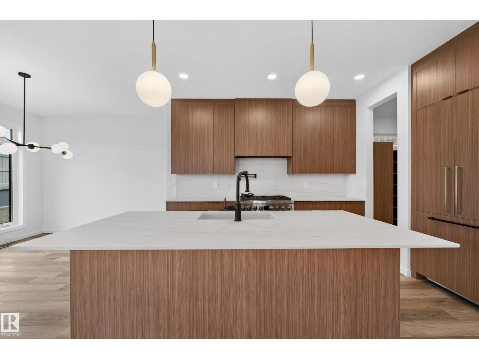 31 NEWBURY CI