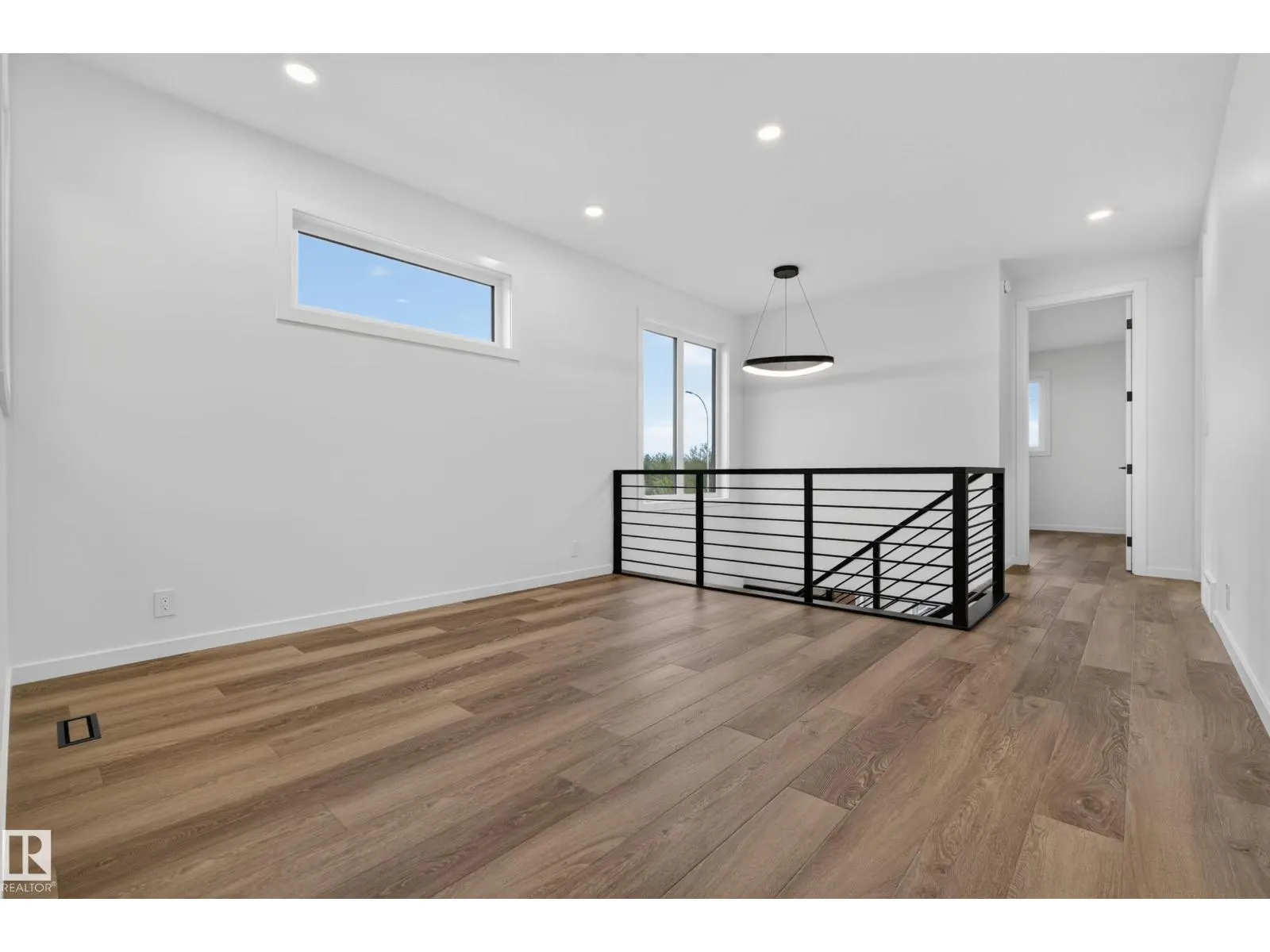 31 NEWBURY CI
