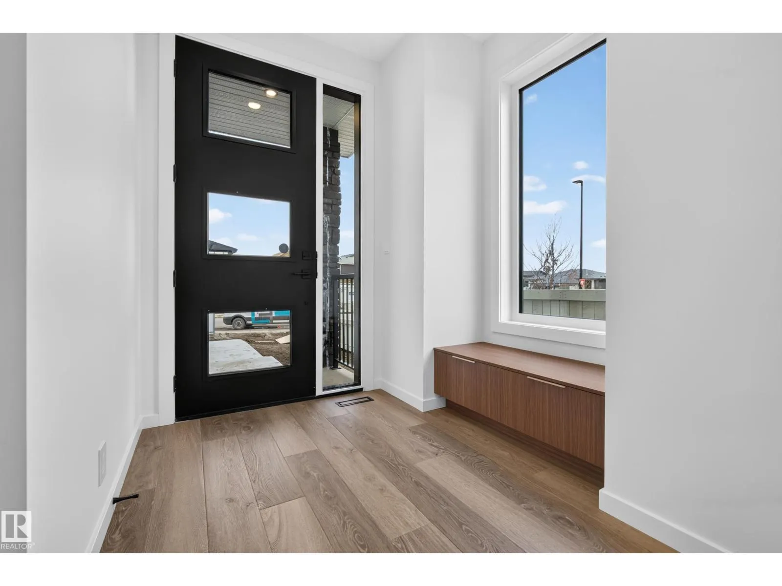 31 NEWBURY CI