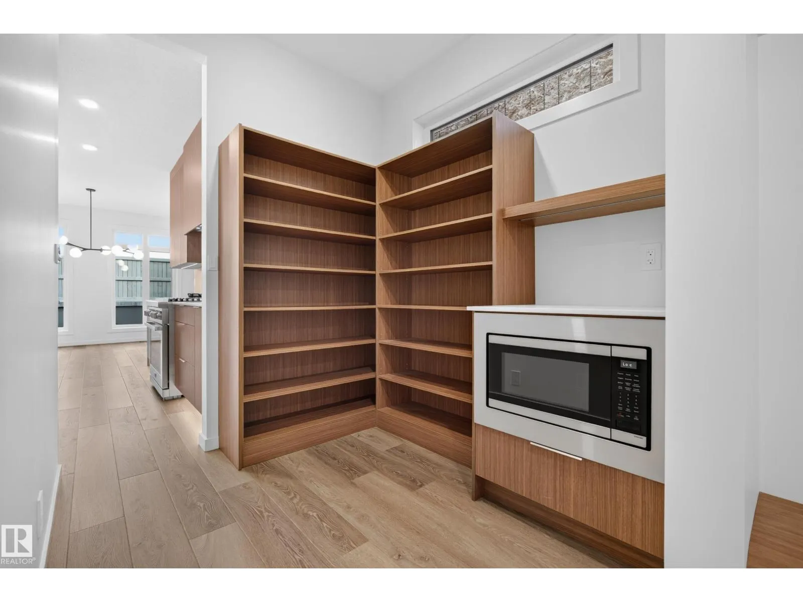 31 NEWBURY CI