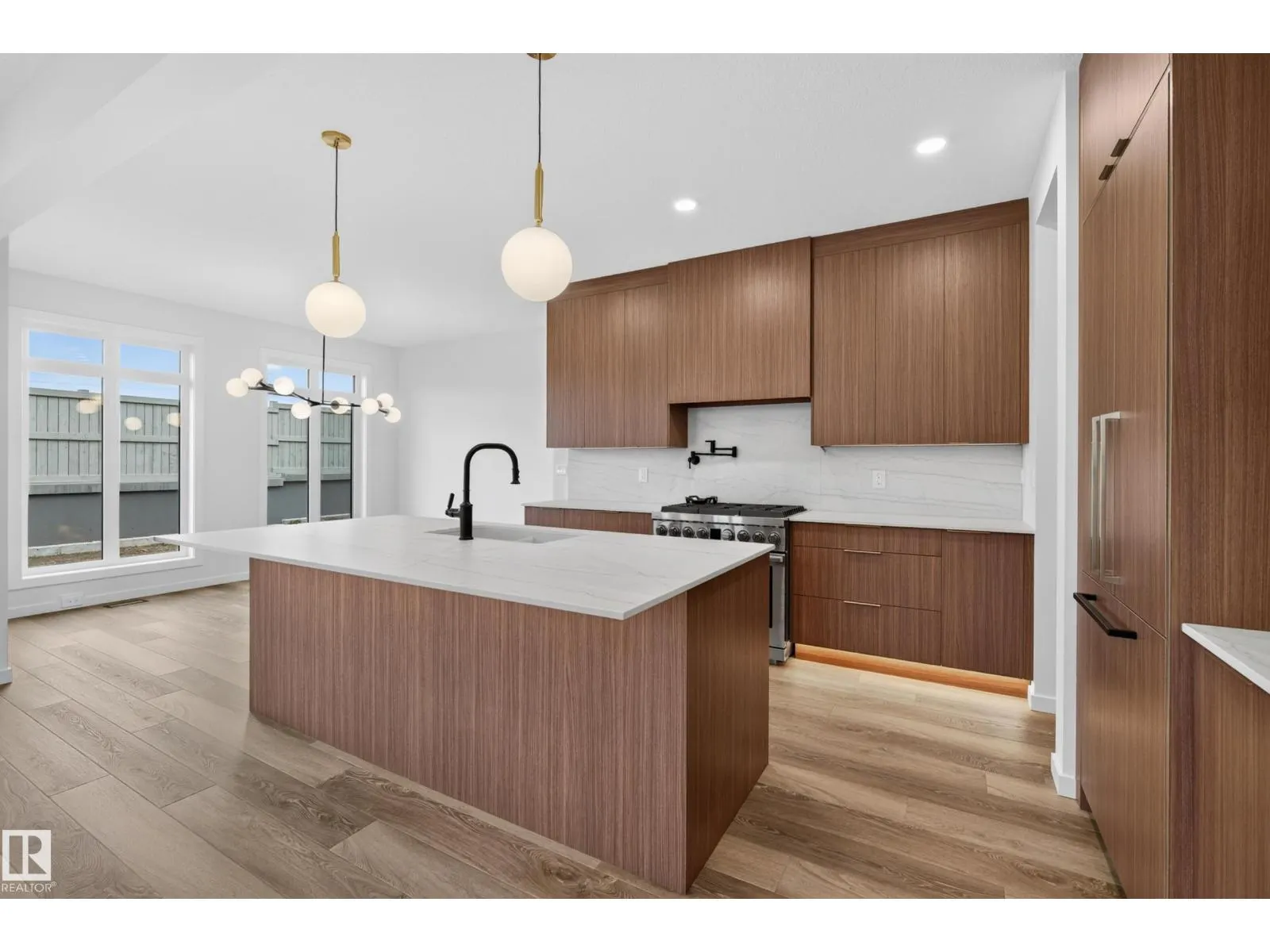 31 NEWBURY CI