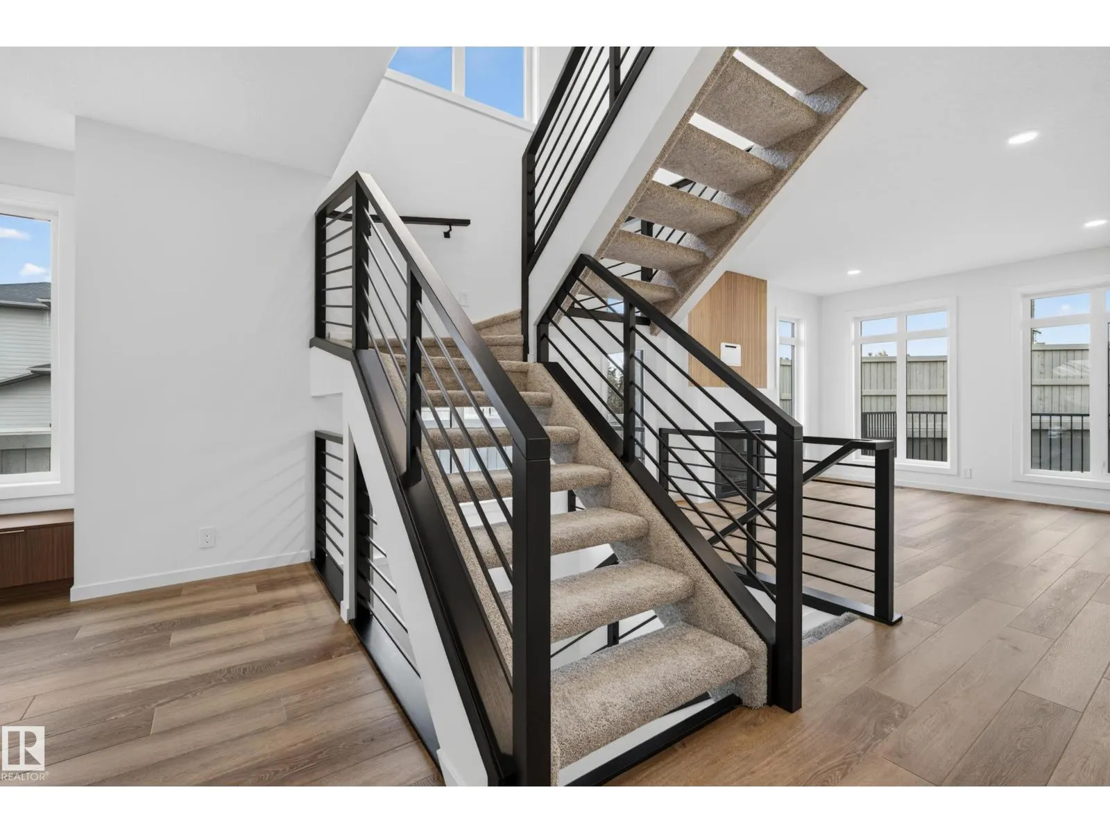 31 NEWBURY CI