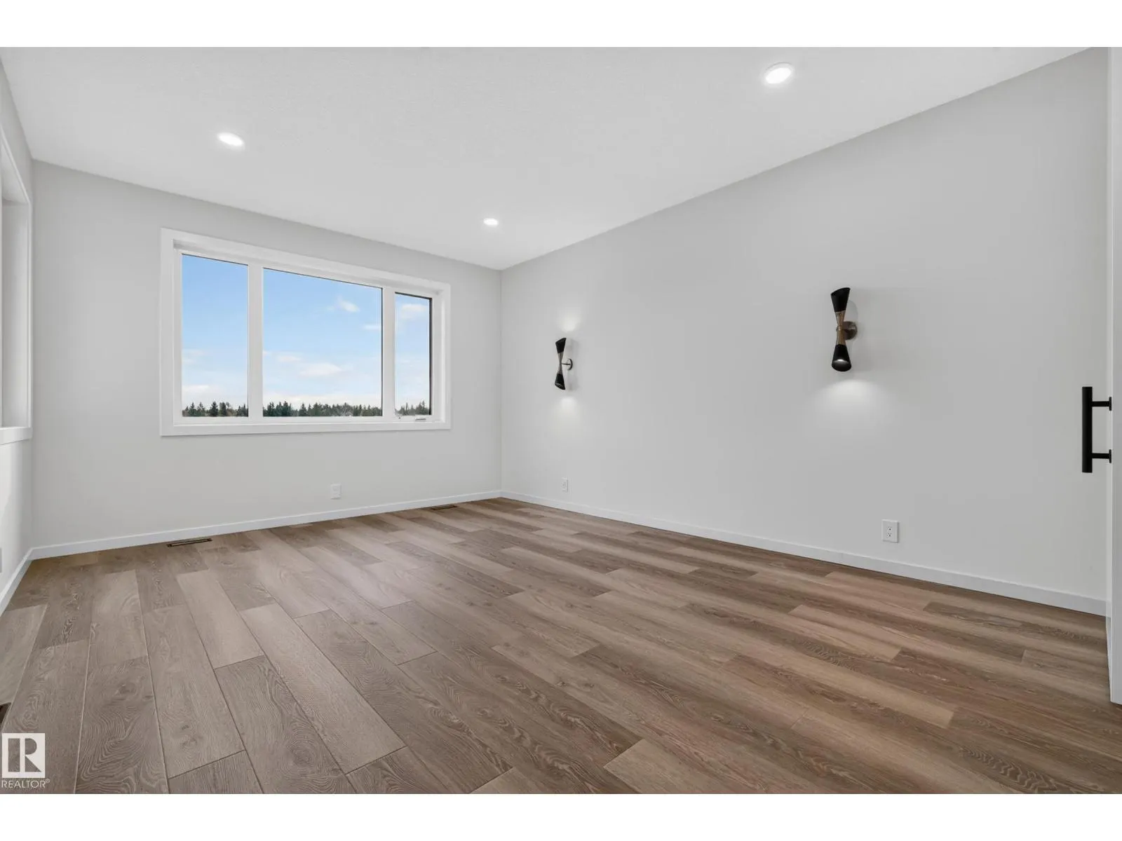 31 NEWBURY CI
