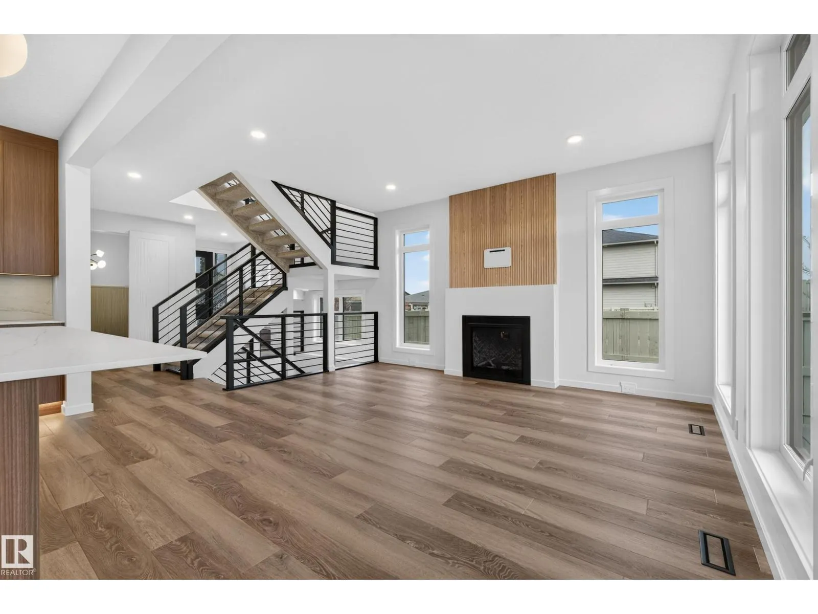 31 NEWBURY CI