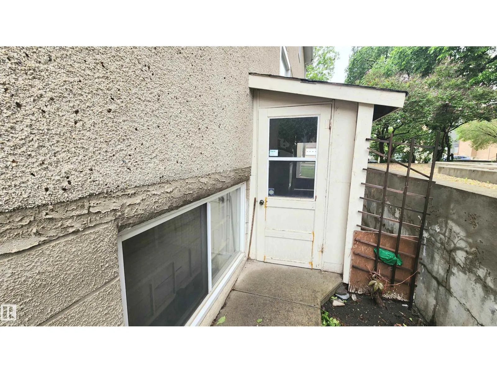 10017 113 ST NW