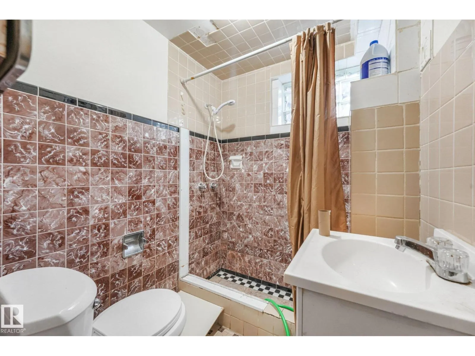 11716 130 ST NW