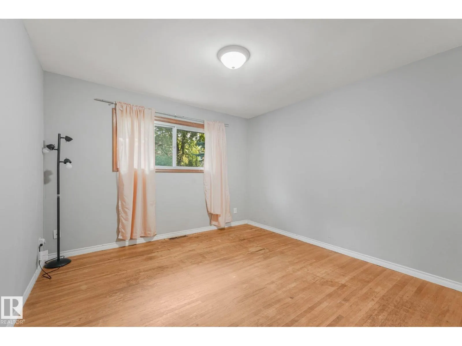 11716 130 ST NW