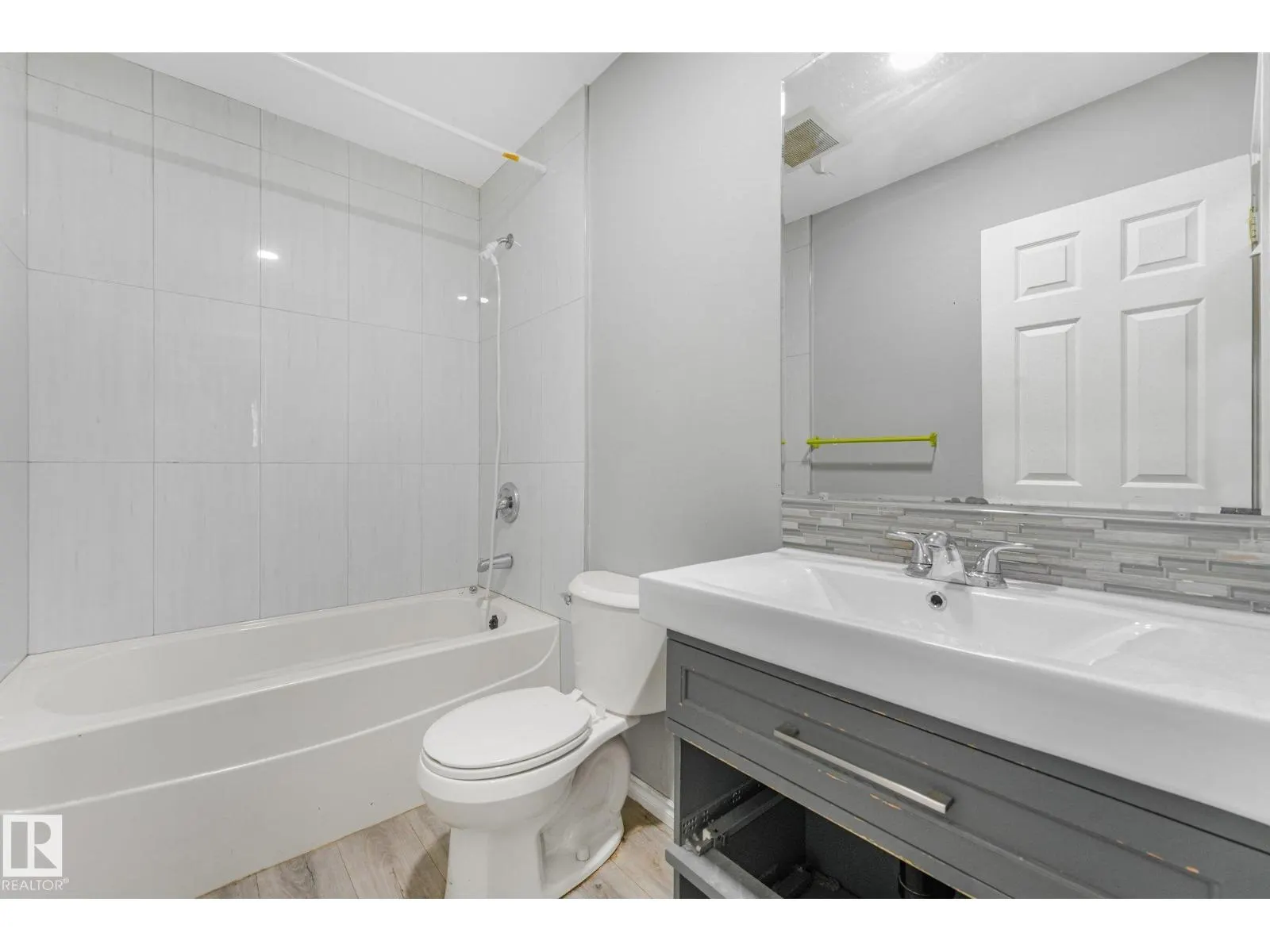 11716 130 ST NW