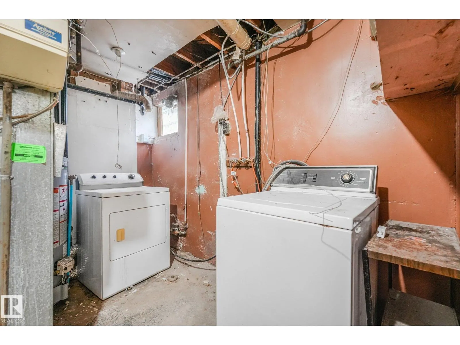 11716 130 ST NW