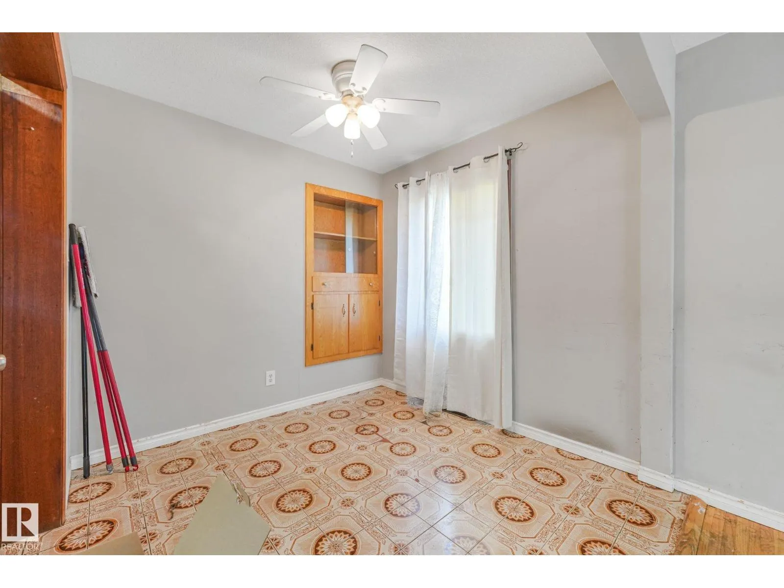 11716 130 ST NW